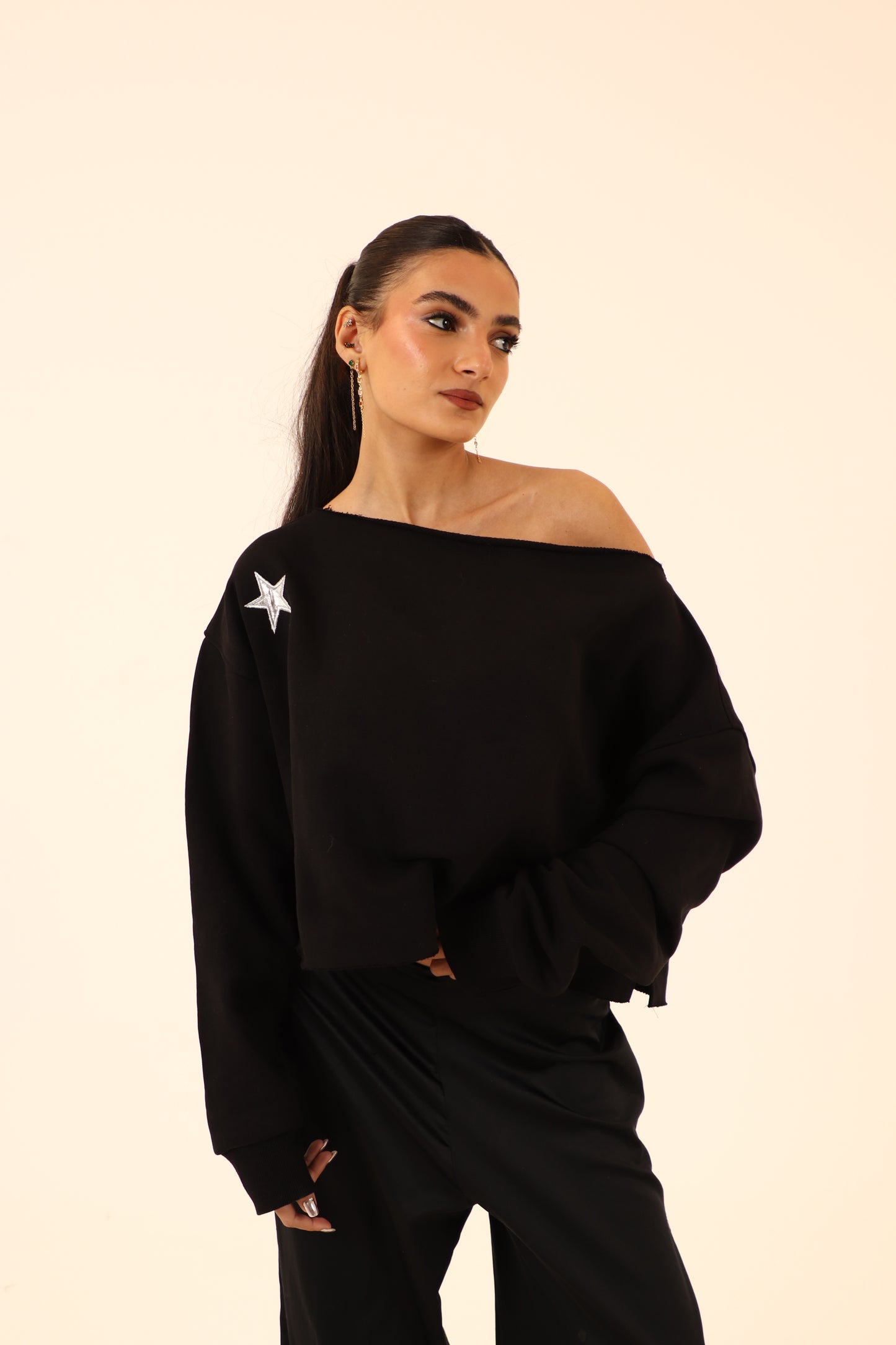 off-shoulder sweatshirt in black