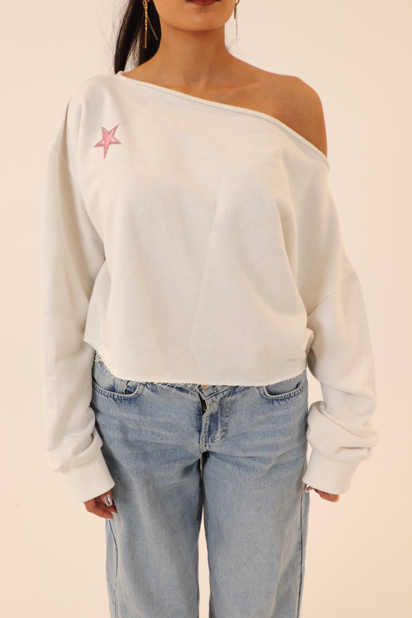 off-shoulder sweatshirt in white